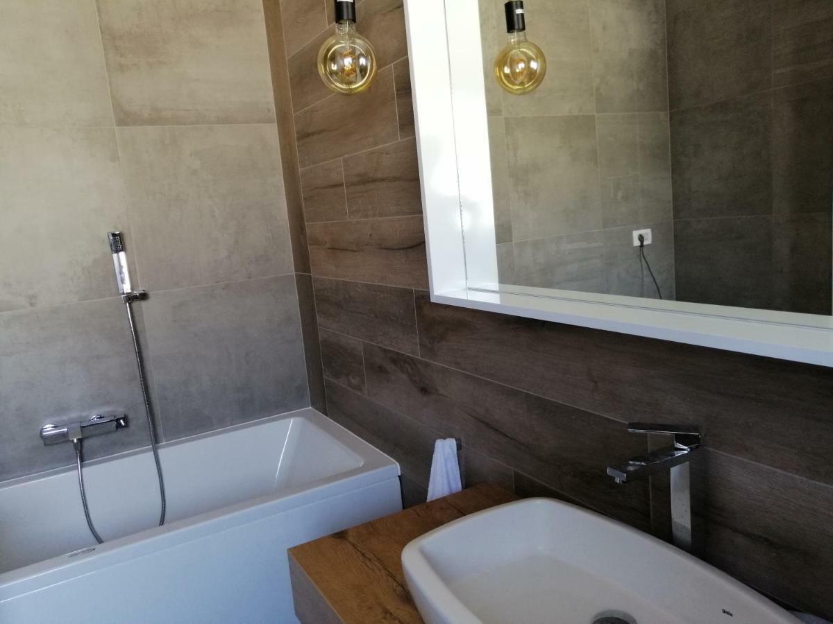 Villa Orao Kaštel Novi Exteriör bild