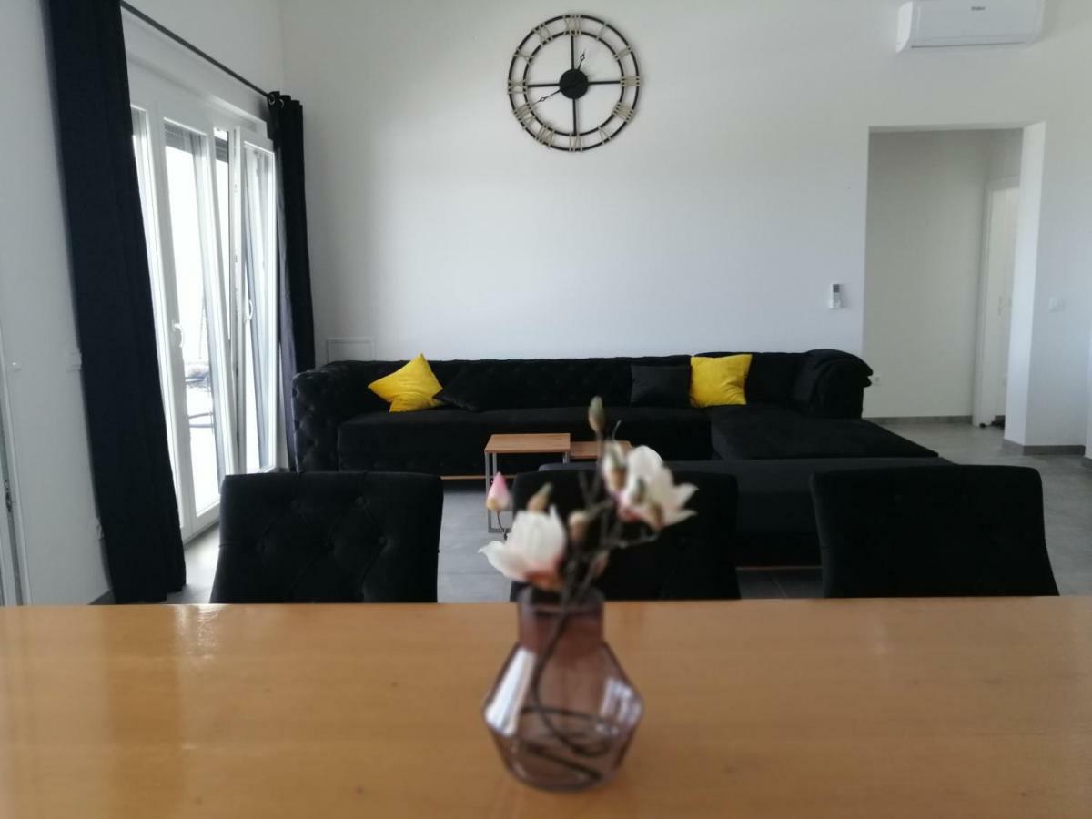 Villa Orao Kaštel Novi Exteriör bild
