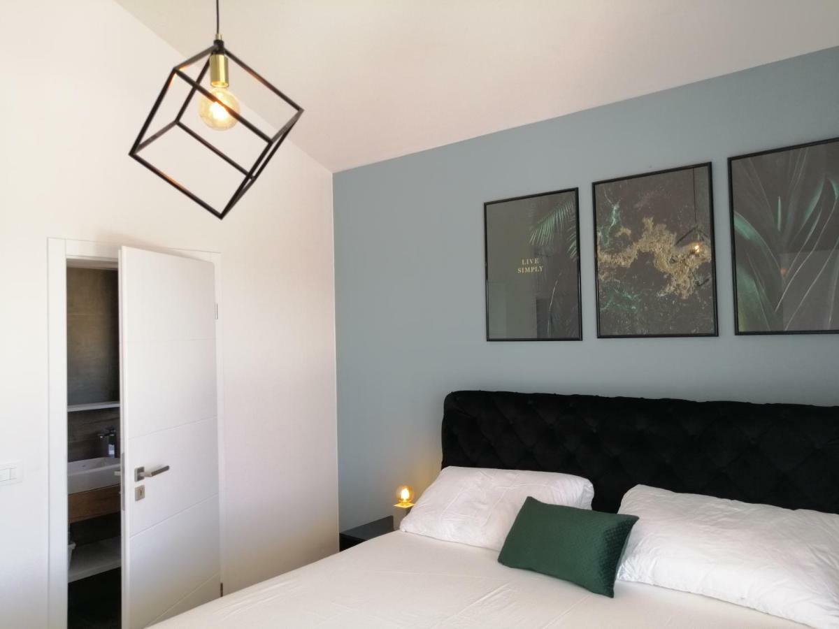 Villa Orao Kaštel Novi Exteriör bild