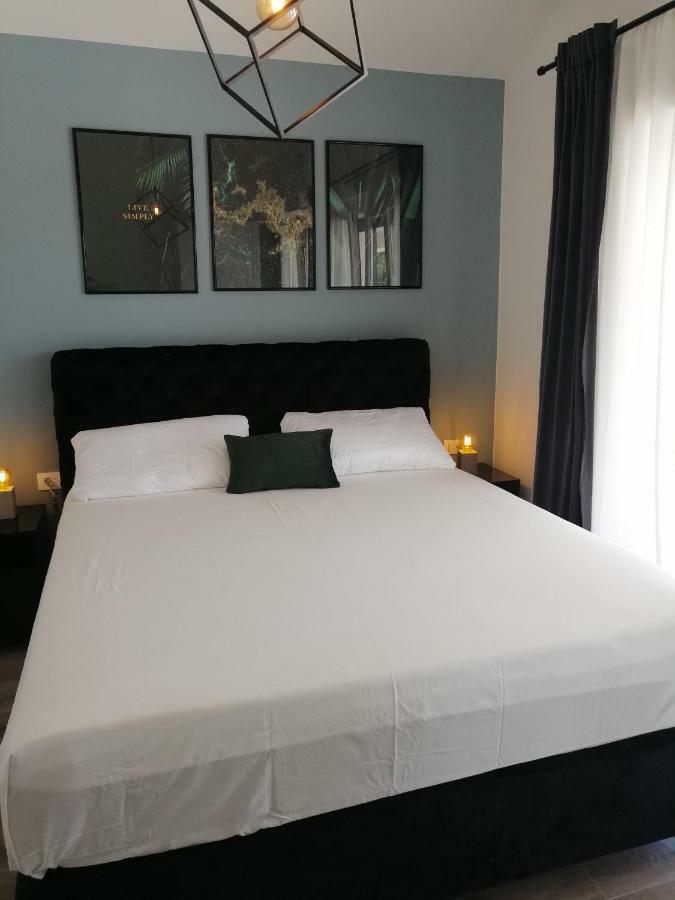 Villa Orao Kaštel Novi Exteriör bild