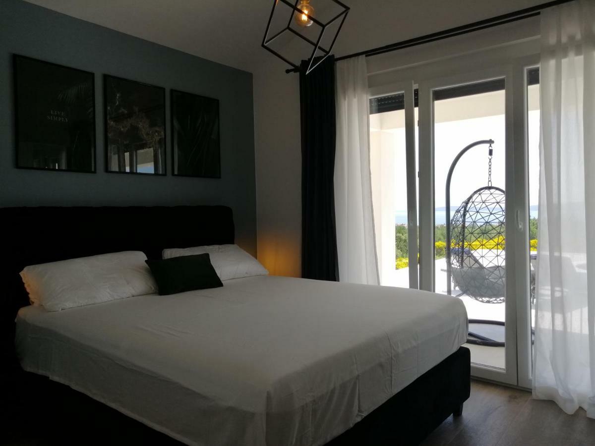 Villa Orao Kaštel Novi Exteriör bild