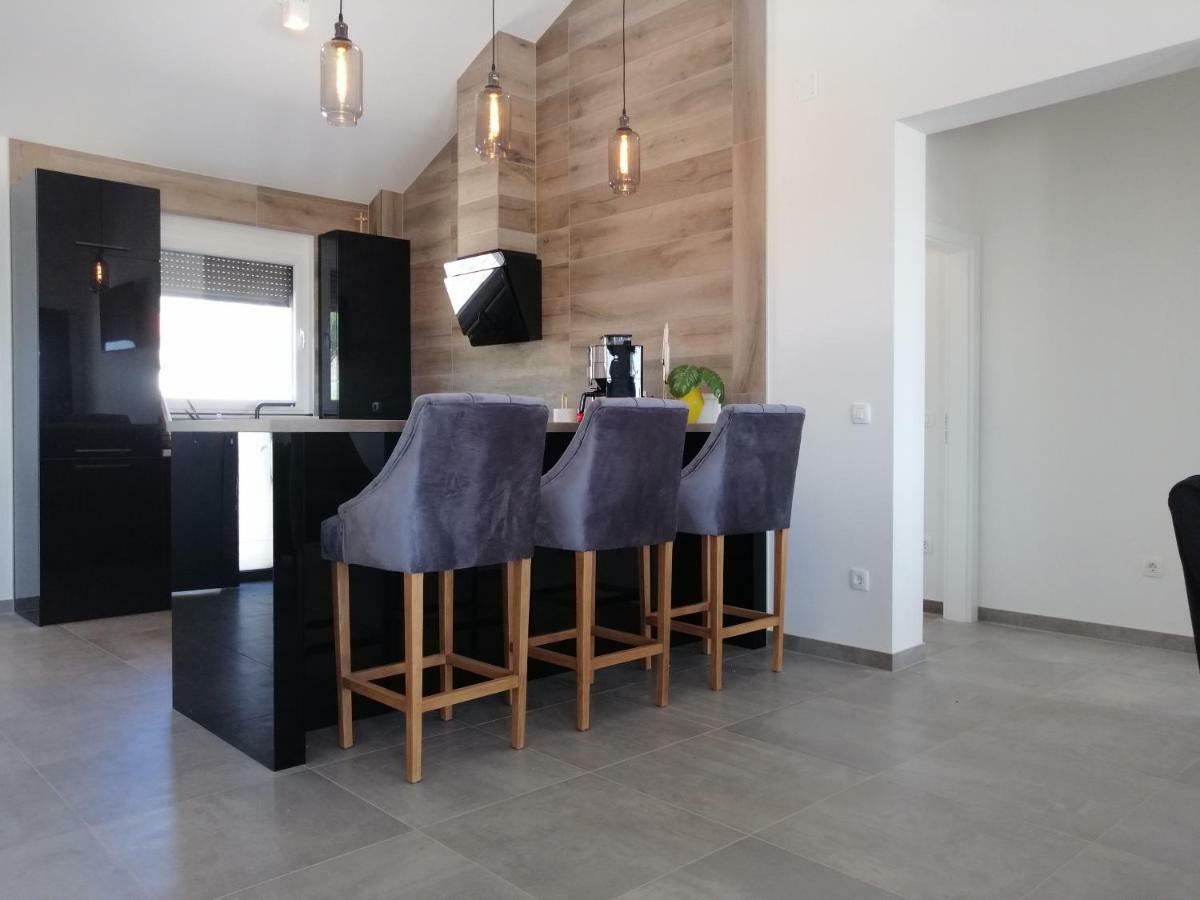 Villa Orao Kaštel Novi Exteriör bild