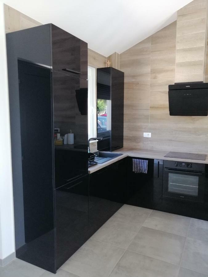 Villa Orao Kaštel Novi Exteriör bild
