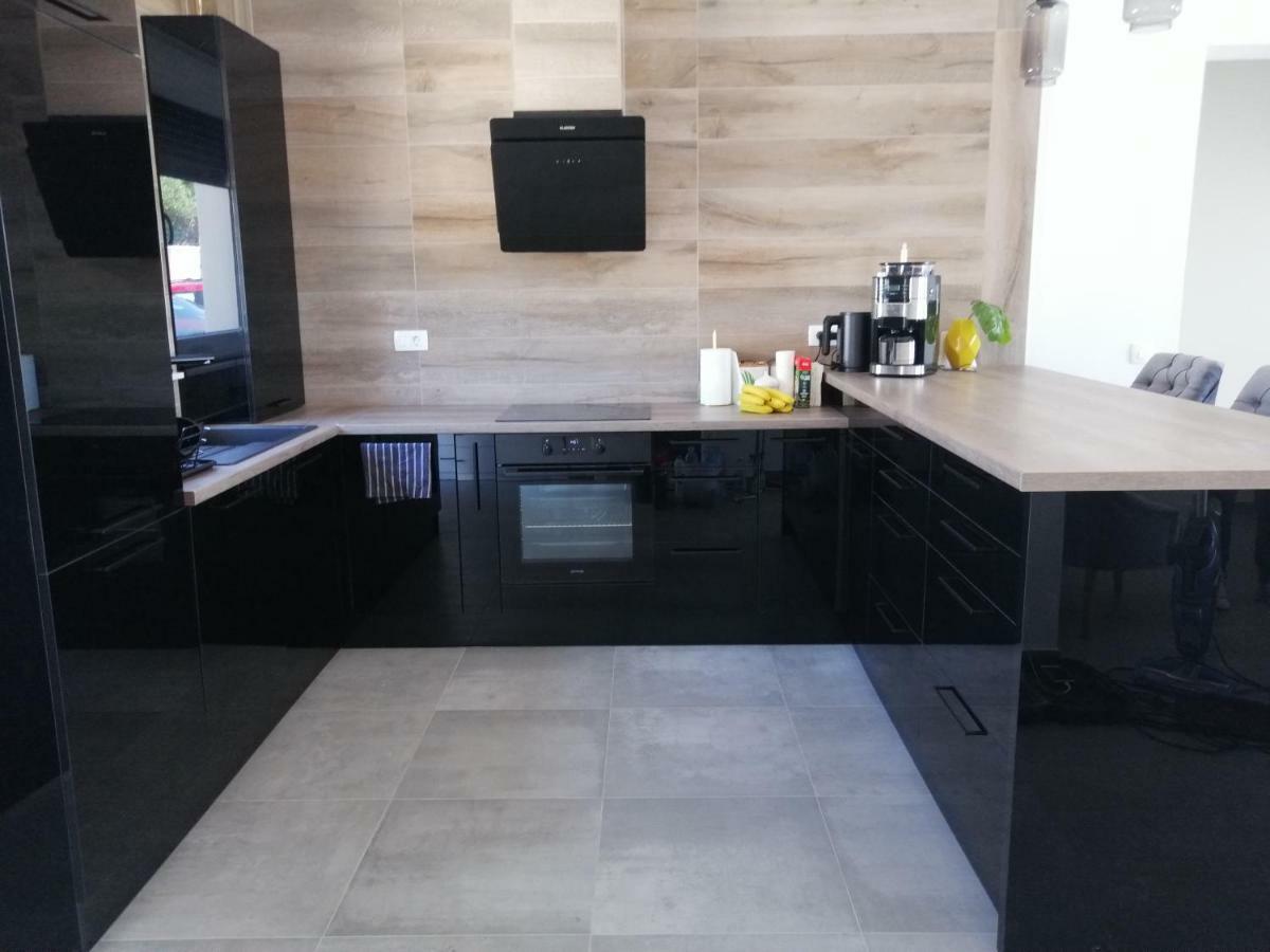 Villa Orao Kaštel Novi Exteriör bild