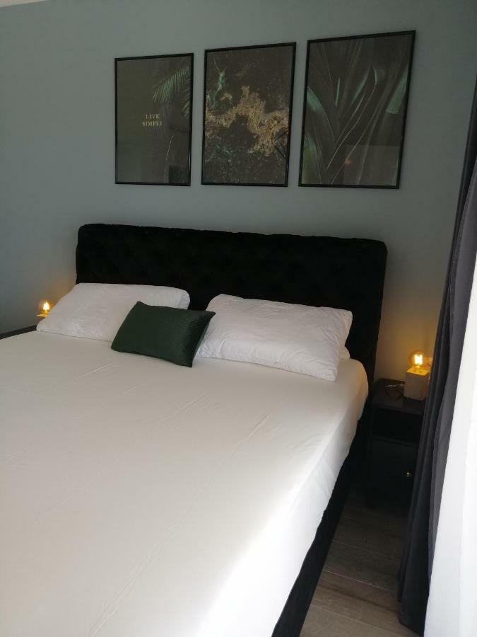 Villa Orao Kaštel Novi Exteriör bild