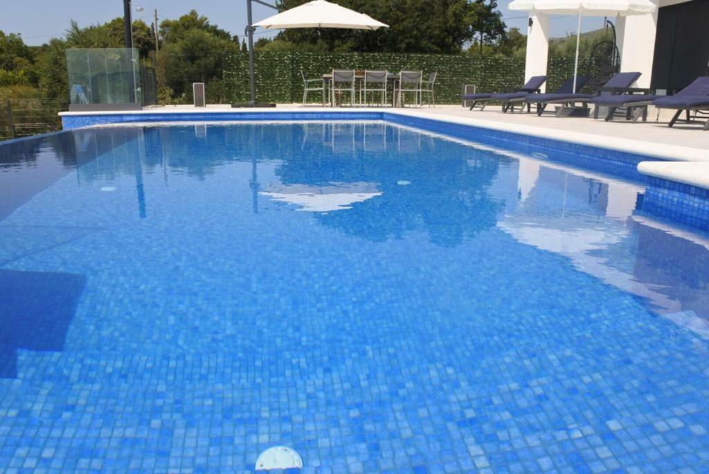 Villa Orao Kaštel Novi Exteriör bild