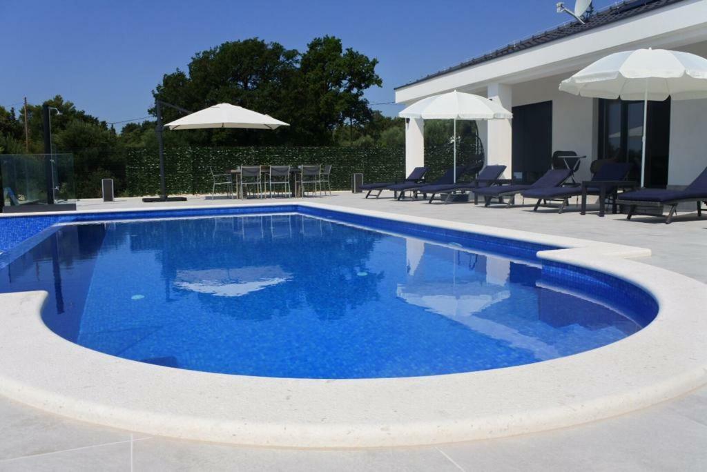 Villa Orao Kaštel Novi Exteriör bild
