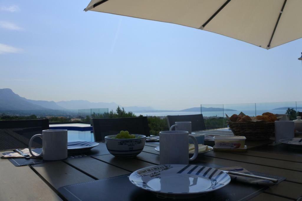 Villa Orao Kaštel Novi Exteriör bild