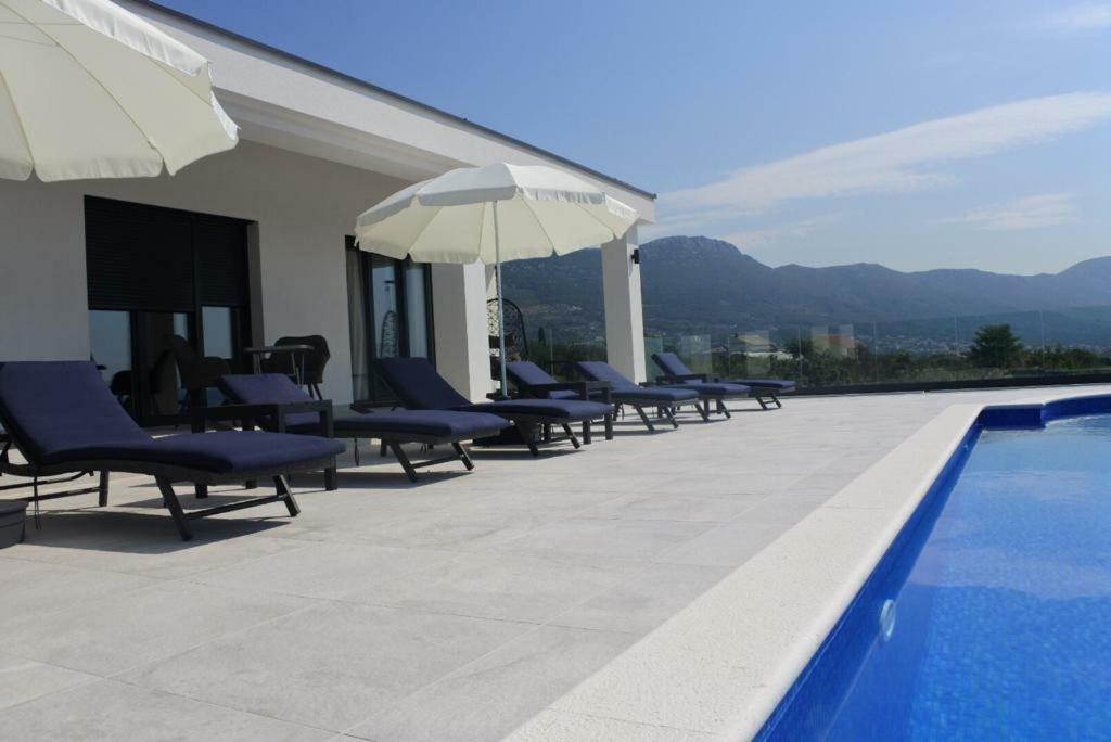 Villa Orao Kaštel Novi Exteriör bild